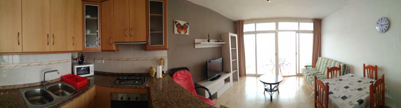Apartamento En Primera Linea De Mar Sant Carles De La Rapita Exterior photo
