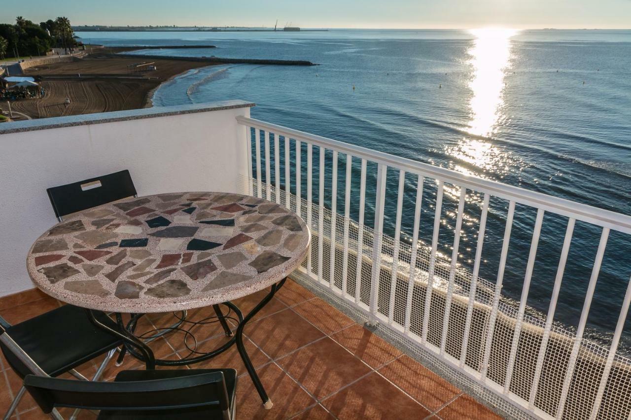 Apartamento En Primera Linea De Mar Sant Carles De La Rapita Exterior photo